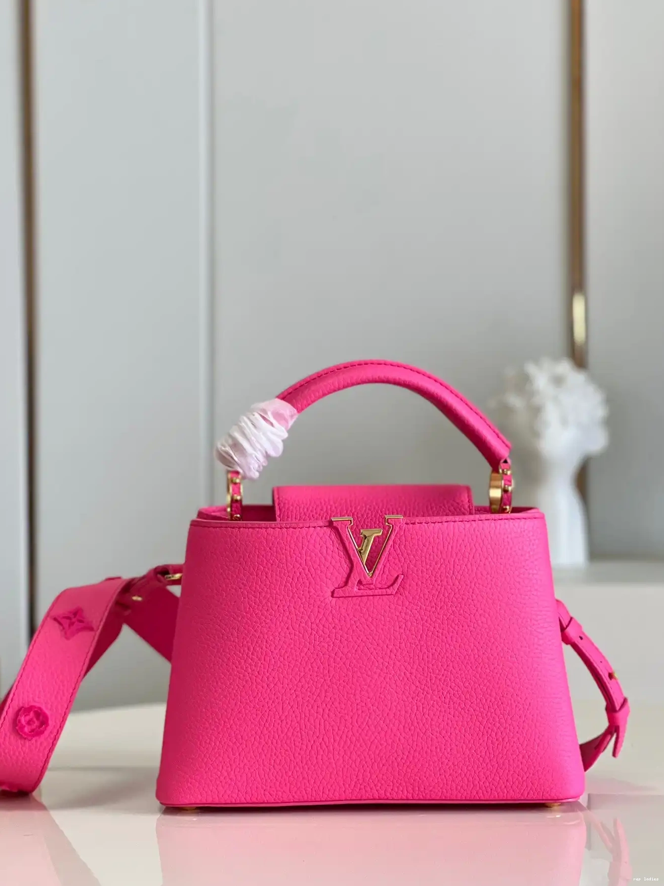 Cheap BB LOUIS VUITTON CAPUCINES 0512